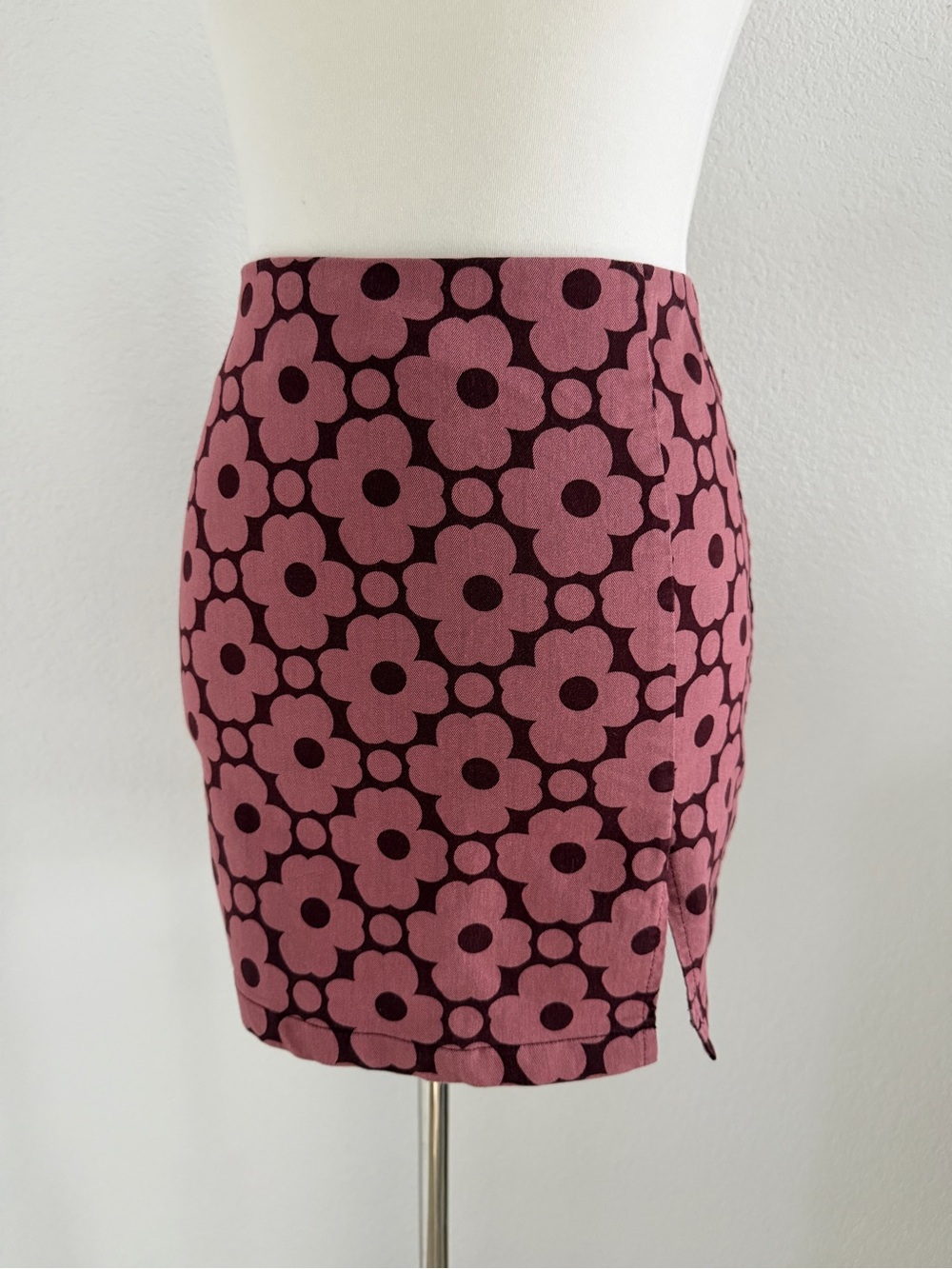 Urban Outfitters Pink Floral Mini Skirt XS Retro Mod